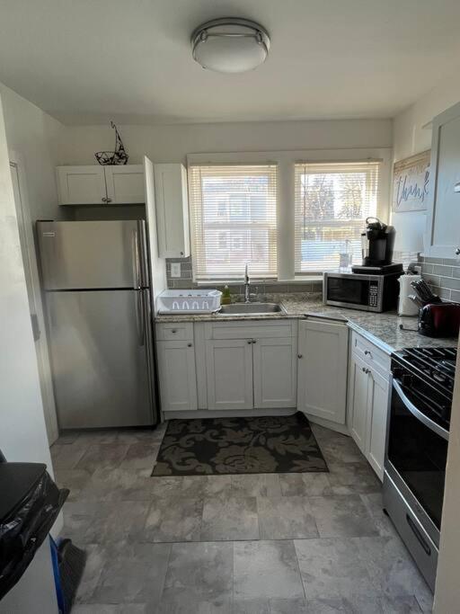 Three Bed One Bath Apt 25 Mins To Nyc Belleville Exterior foto