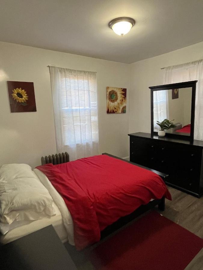 Three Bed One Bath Apt 25 Mins To Nyc Belleville Exterior foto