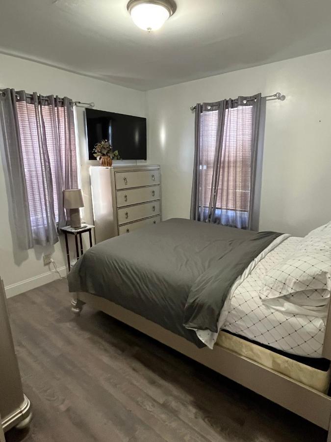 Three Bed One Bath Apt 25 Mins To Nyc Belleville Exterior foto
